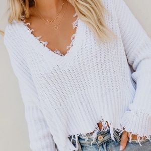 women frayed destroyed hem V-neck sweater pullover